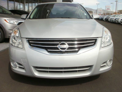 2011 Nissan Altima  3.5 SR