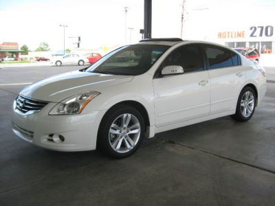 2011 Nissan Altima  3.5 SR