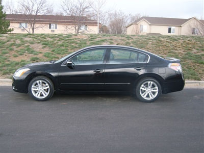 2010 Nissan Altima  3.5 SR