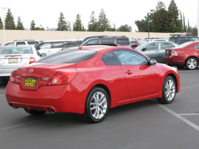 2011 Nissan Altima  3.5 SR
