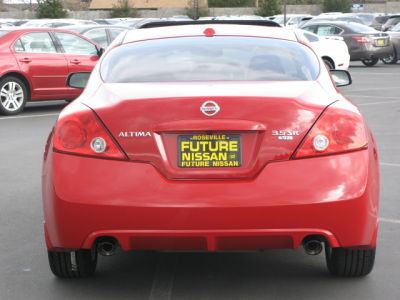 2011 Nissan Altima  3.5 SR