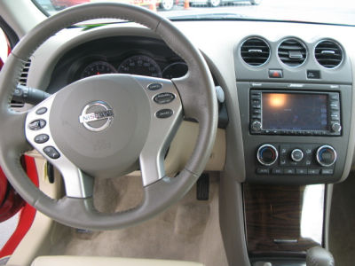 2011 Nissan Altima  3.5 SR