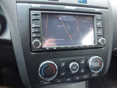 2010 Nissan Altima  3.5 SR