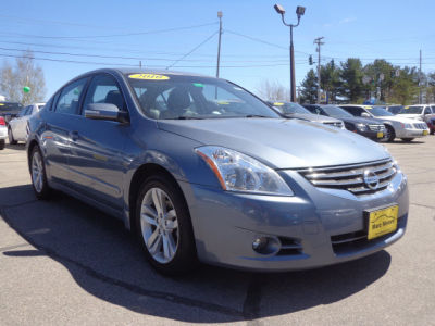 2010 Nissan Altima  3.5 SR