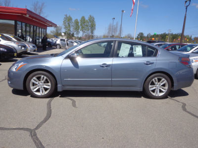 2010 Nissan Altima  3.5 SR