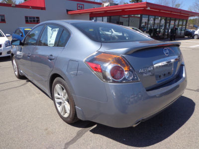 2010 Nissan Altima  3.5 SR