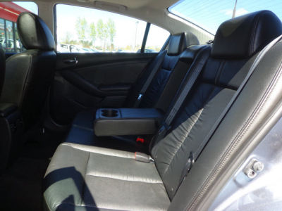 2010 Nissan Altima  3.5 SR