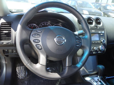 2010 Nissan Altima  3.5 SR