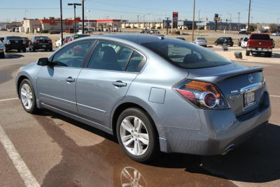 2011 Nissan Altima  3.5 SR