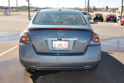2011 Nissan Altima  3.5 SR