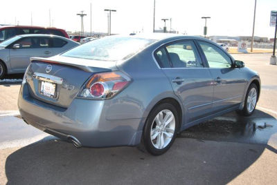 2011 Nissan Altima  3.5 SR