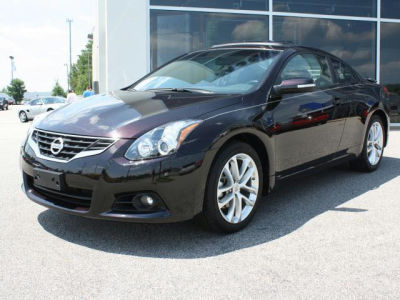 2011 Nissan Altima  3.5 SR