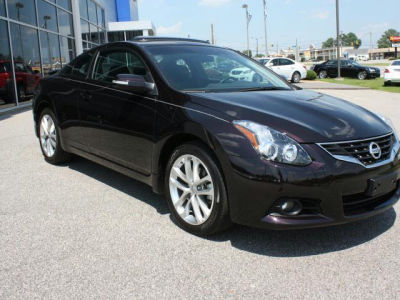 2011 Nissan Altima  3.5 SR