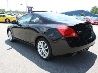 2011 Nissan Altima  3.5 SR