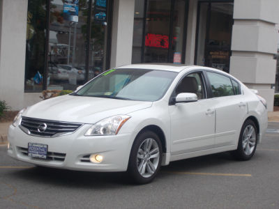 2011 Nissan Altima  3.5 SR