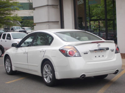 2011 Nissan Altima  3.5 SR