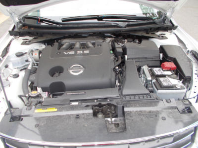 2011 Nissan Altima  3.5 SR