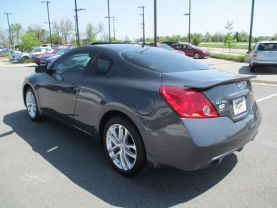 2011 Nissan Altima  3.5 SR