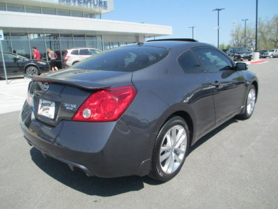 2011 Nissan Altima  3.5 SR