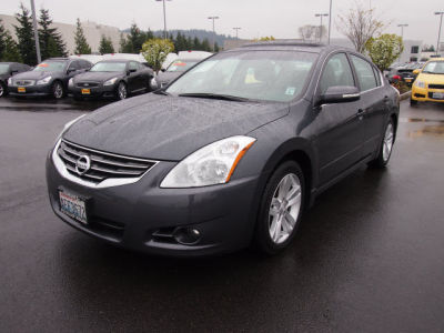 2011 Nissan Altima  3.5 SR