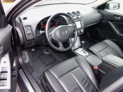 2011 Nissan Altima  3.5 SR