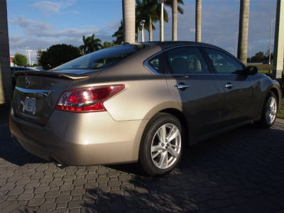 2013 Nissan Altima  2.5 SV