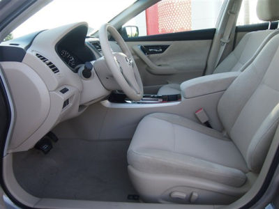 2013 Nissan Altima  2.5 SV