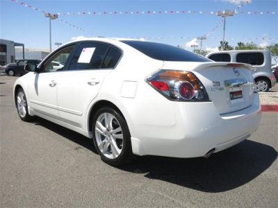 2010 Nissan Altima  3.5 SR