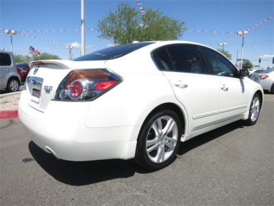 2010 Nissan Altima  3.5 SR