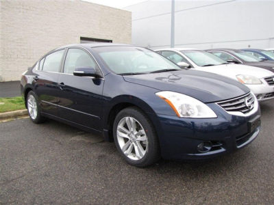 2010 Nissan Altima  3.5 SR
