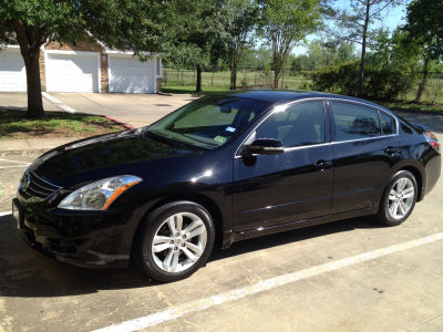 2011 Nissan Altima  3.5 SR