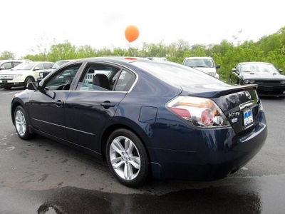 2010 Nissan Altima  3.5 SR