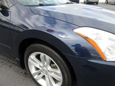 2010 Nissan Altima  3.5 SR