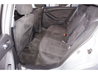 2010 Nissan Altima  3.5 SR