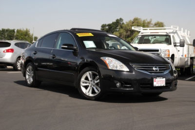 2011 Nissan Altima  3.5 SR