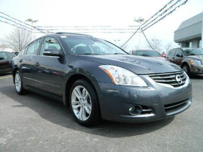 2011 Nissan Altima  3.5 SR