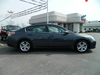 2011 Nissan Altima  3.5 SR