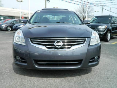 2011 Nissan Altima  3.5 SR