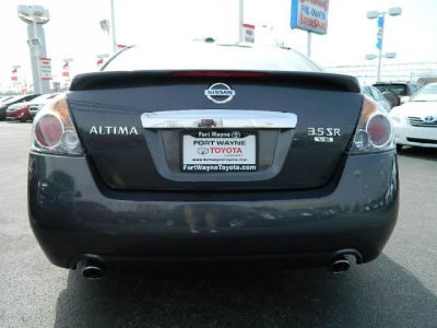 2011 Nissan Altima  3.5 SR