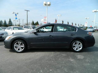 2011 Nissan Altima  3.5 SR