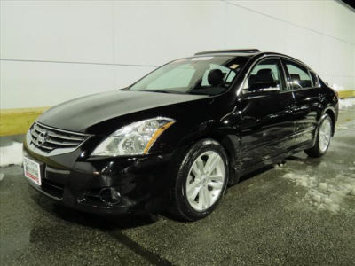 2011 Nissan Altima  3.5 SR