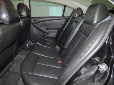 2011 Nissan Altima  3.5 SR