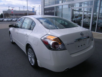2010 Nissan Altima  3.5 SR