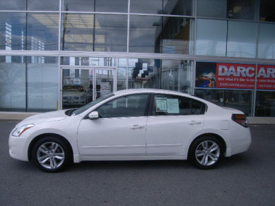 2010 Nissan Altima  3.5 SR
