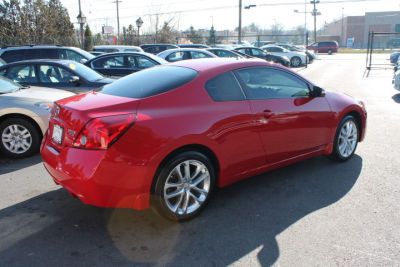 2011 Nissan Altima  3.5 SR