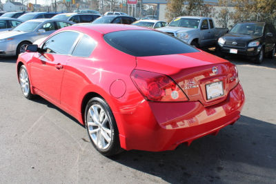 2011 Nissan Altima  3.5 SR