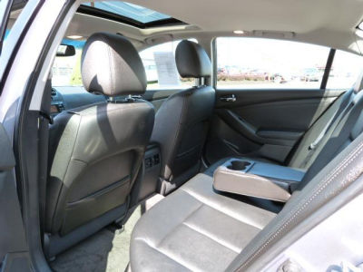 2010 Nissan Altima  3.5 SR