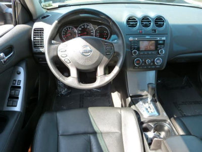 2010 Nissan Altima  3.5 SR