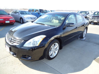 2011 Nissan Altima  3.5 SR