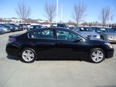 2011 Nissan Altima  3.5 SR